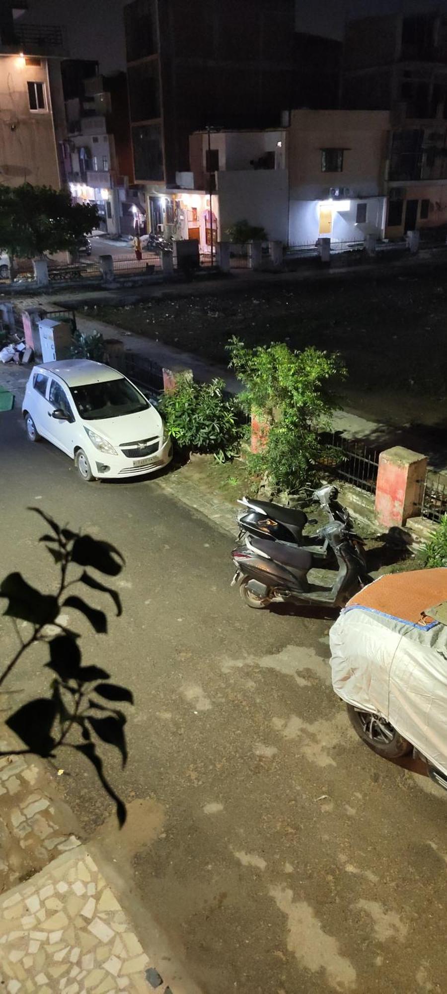 Hotel Raju Homestay Ayodhya 150 Meters From Shree Ram Janmbhoomi Temple 200 Meters From Ayodhya Dham Railway Station Экстерьер фото