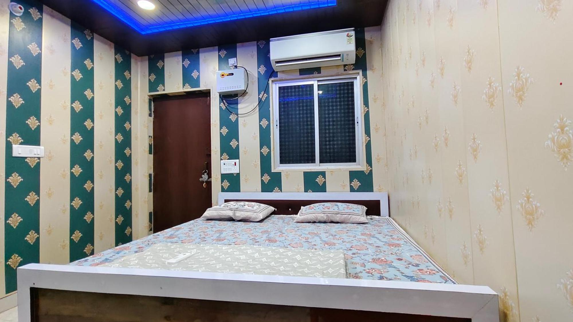 Hotel Raju Homestay Ayodhya 150 Meters From Shree Ram Janmbhoomi Temple 200 Meters From Ayodhya Dham Railway Station Экстерьер фото