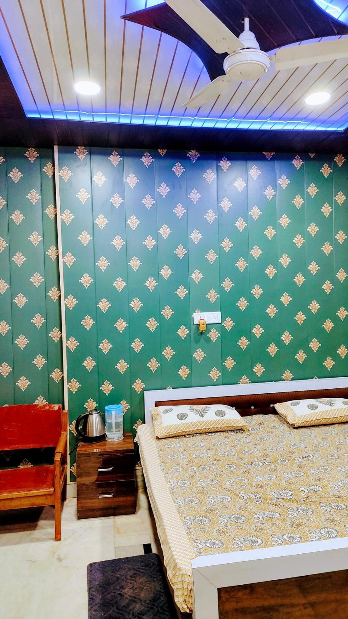 Hotel Raju Homestay Ayodhya 150 Meters From Shree Ram Janmbhoomi Temple 200 Meters From Ayodhya Dham Railway Station Экстерьер фото