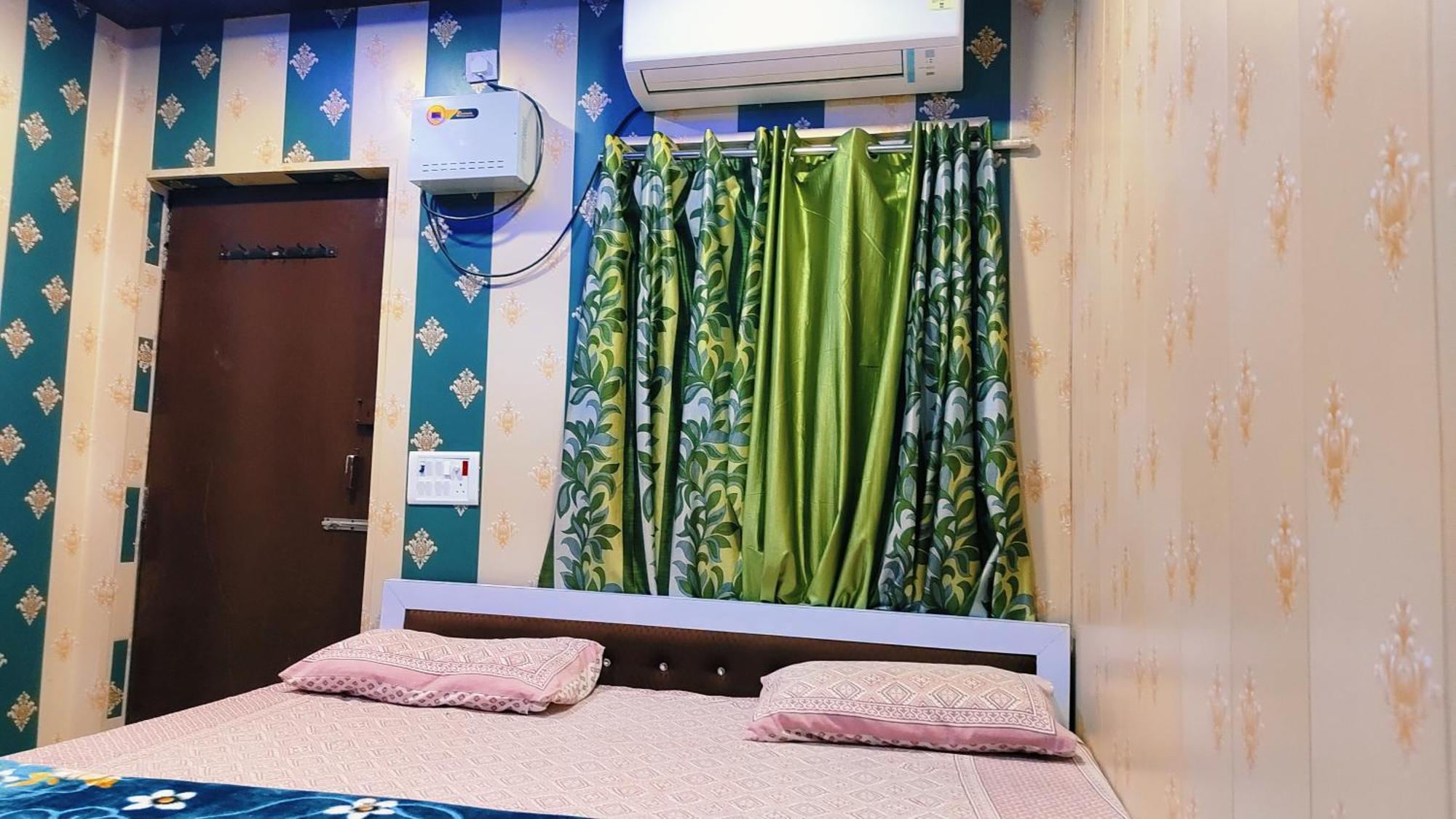Hotel Raju Homestay Ayodhya 150 Meters From Shree Ram Janmbhoomi Temple 200 Meters From Ayodhya Dham Railway Station Экстерьер фото