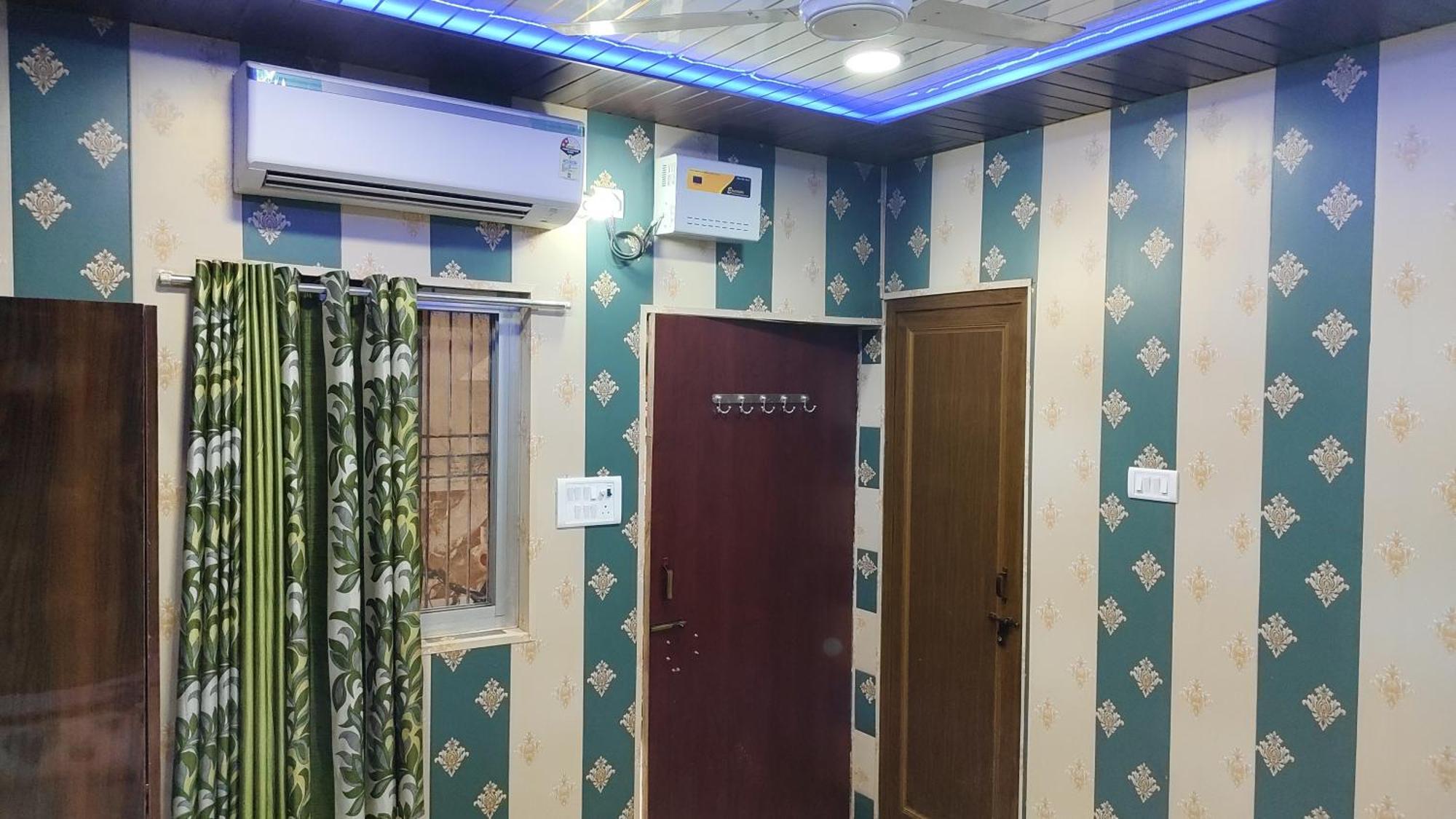 Hotel Raju Homestay Ayodhya 150 Meters From Shree Ram Janmbhoomi Temple 200 Meters From Ayodhya Dham Railway Station Экстерьер фото
