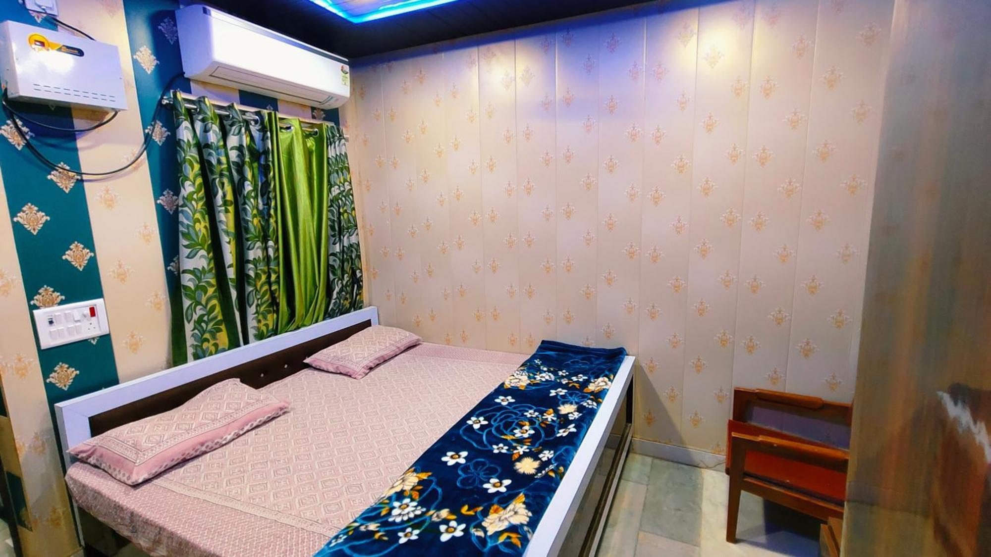 Hotel Raju Homestay Ayodhya 150 Meters From Shree Ram Janmbhoomi Temple 200 Meters From Ayodhya Dham Railway Station Экстерьер фото