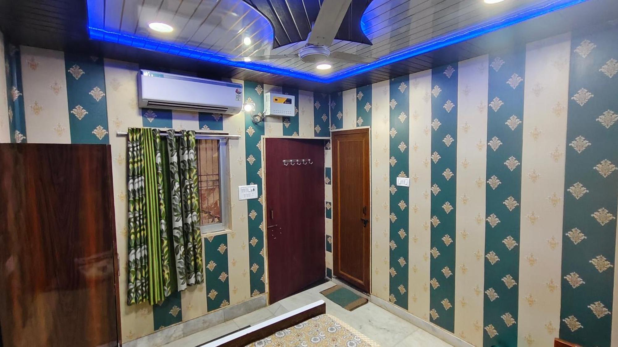 Hotel Raju Homestay Ayodhya 150 Meters From Shree Ram Janmbhoomi Temple 200 Meters From Ayodhya Dham Railway Station Экстерьер фото
